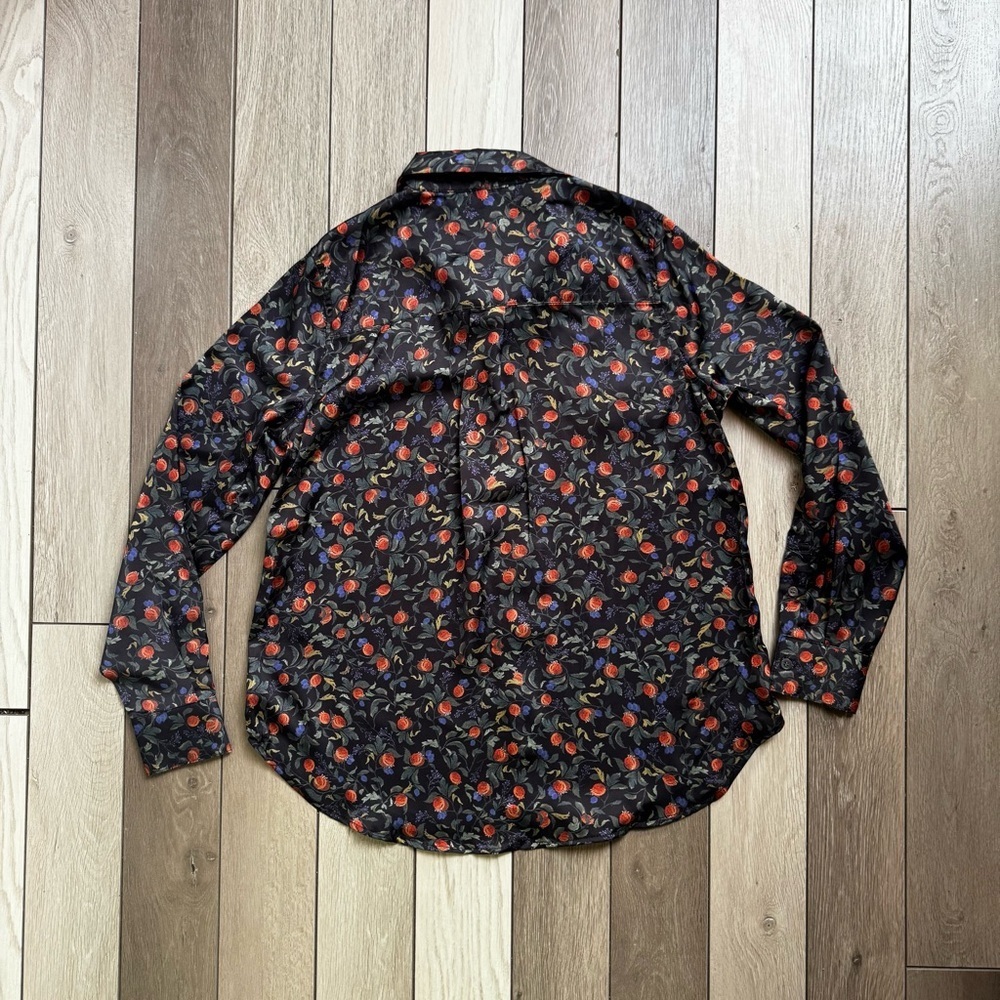 Elie Tahari Women’s Shirt Black Floral Satin Button Up Blouse | Size: Small - Picture 4 of 7